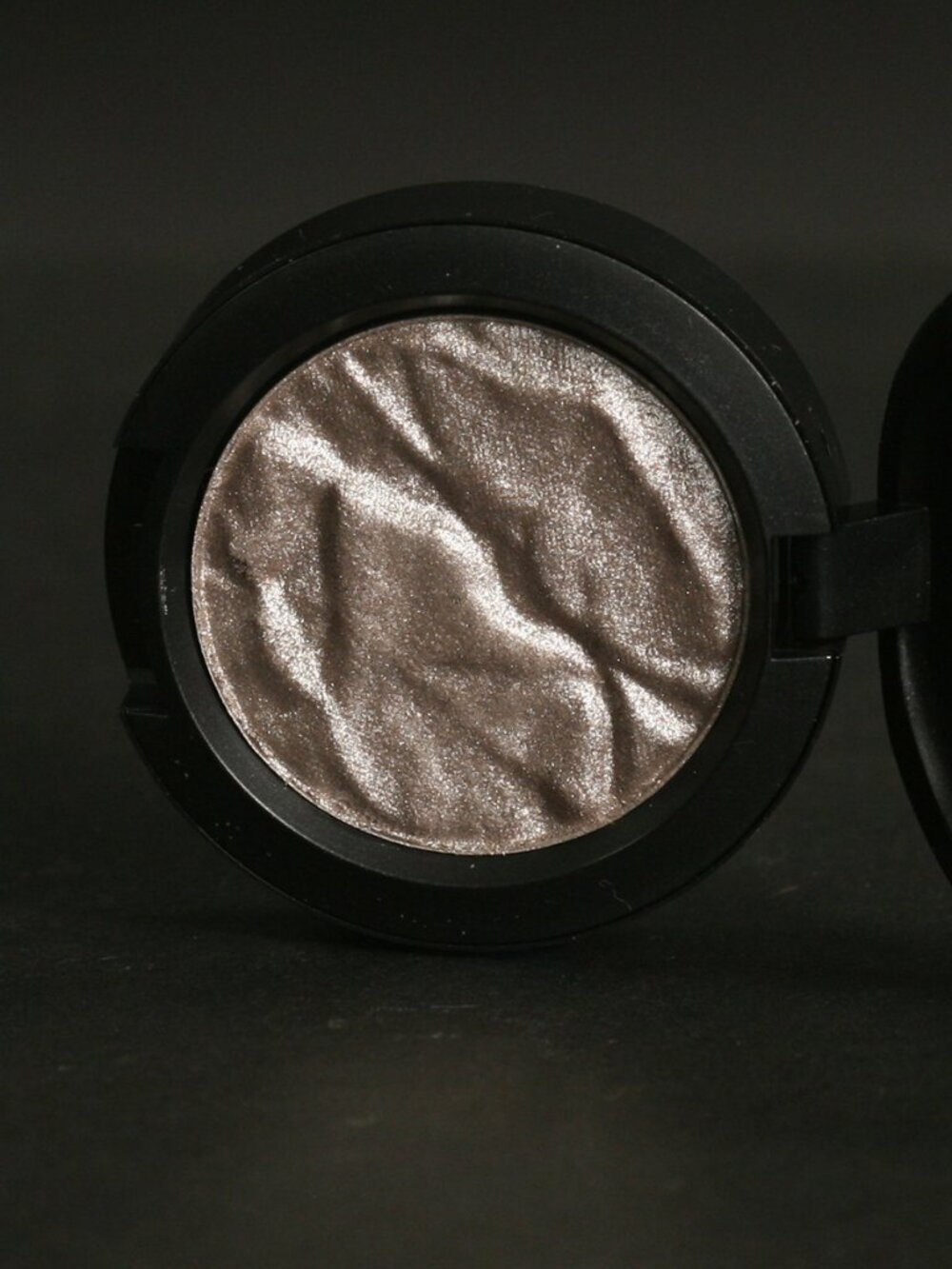 NEW MAC Fly By Twilight Foiled Shadow